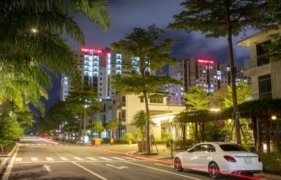 W4 LUNG LINH ÁNH ĐÈN, THẮP SÁNG BẦU TRỜI WEST SKY